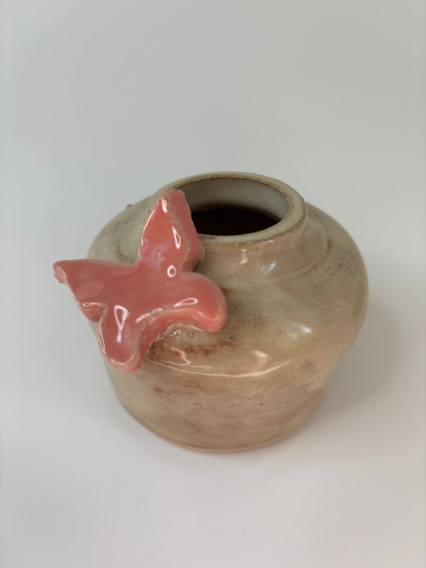 Liten Vas med fjäril Rosa
