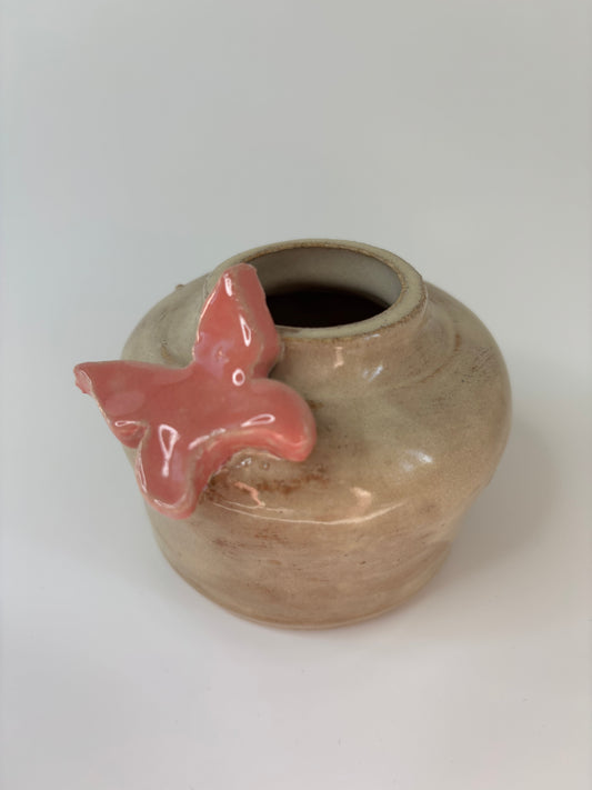 Liten Vas med fjäril Rosa